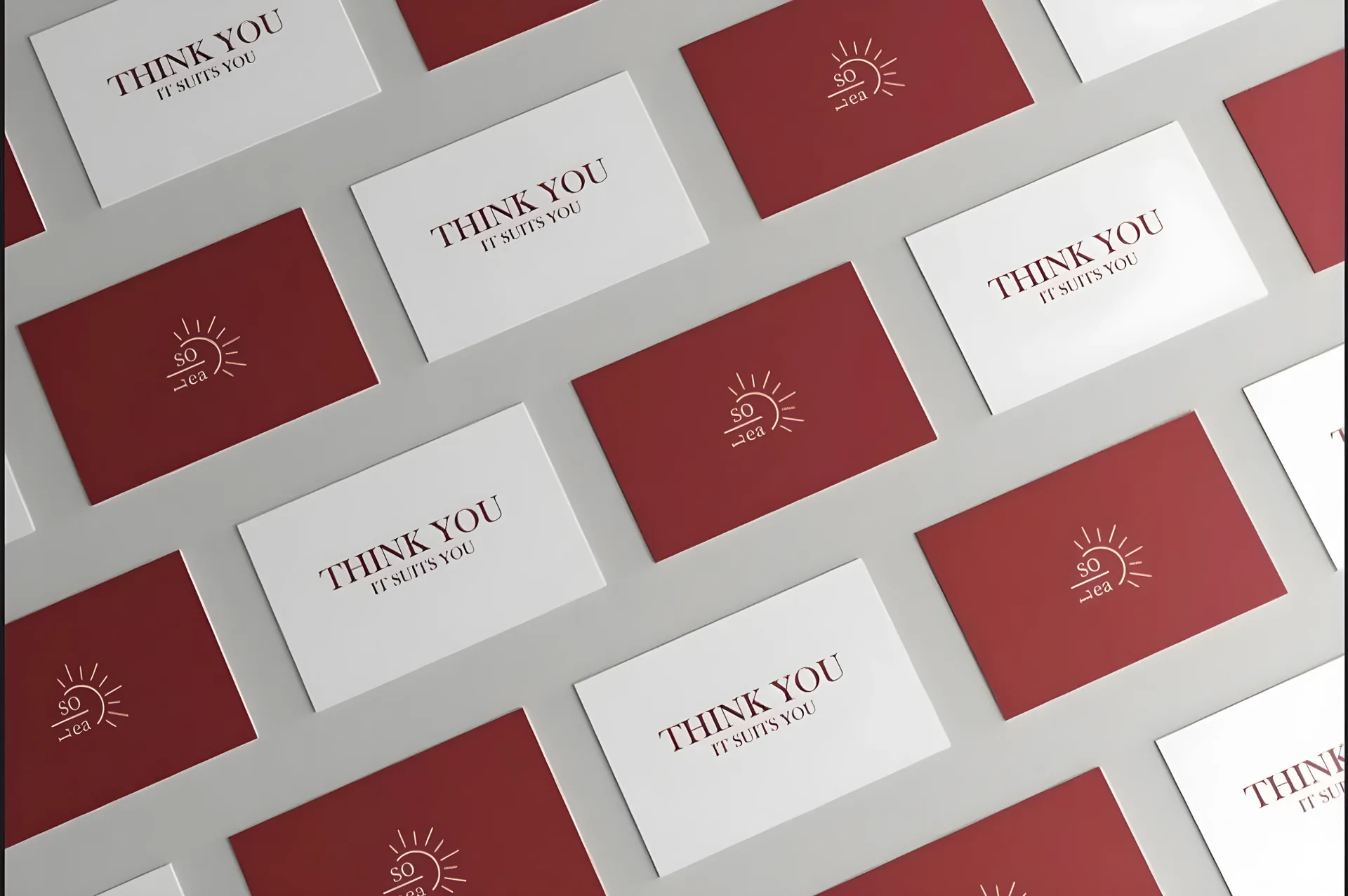 بطاقات تعريفية مطبوعة بهوية علامة THINK YOU